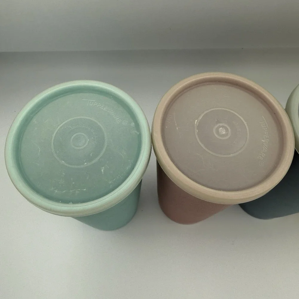 Set Of 4 Vintage Tupperware #1348 Tumbler Cups W/Lids Stackable Yellow Pink Blue